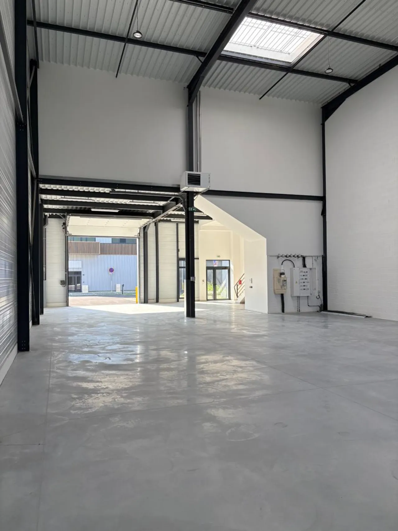 logistics - Light Industrial Premises / Offices For Rent - gallery - 9