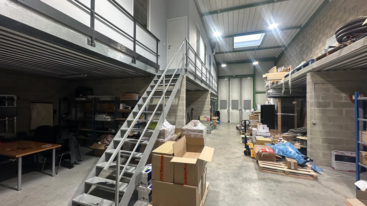 logistics - Light Industrial Premises / Offices For Rent - For Sale - gallery - 2