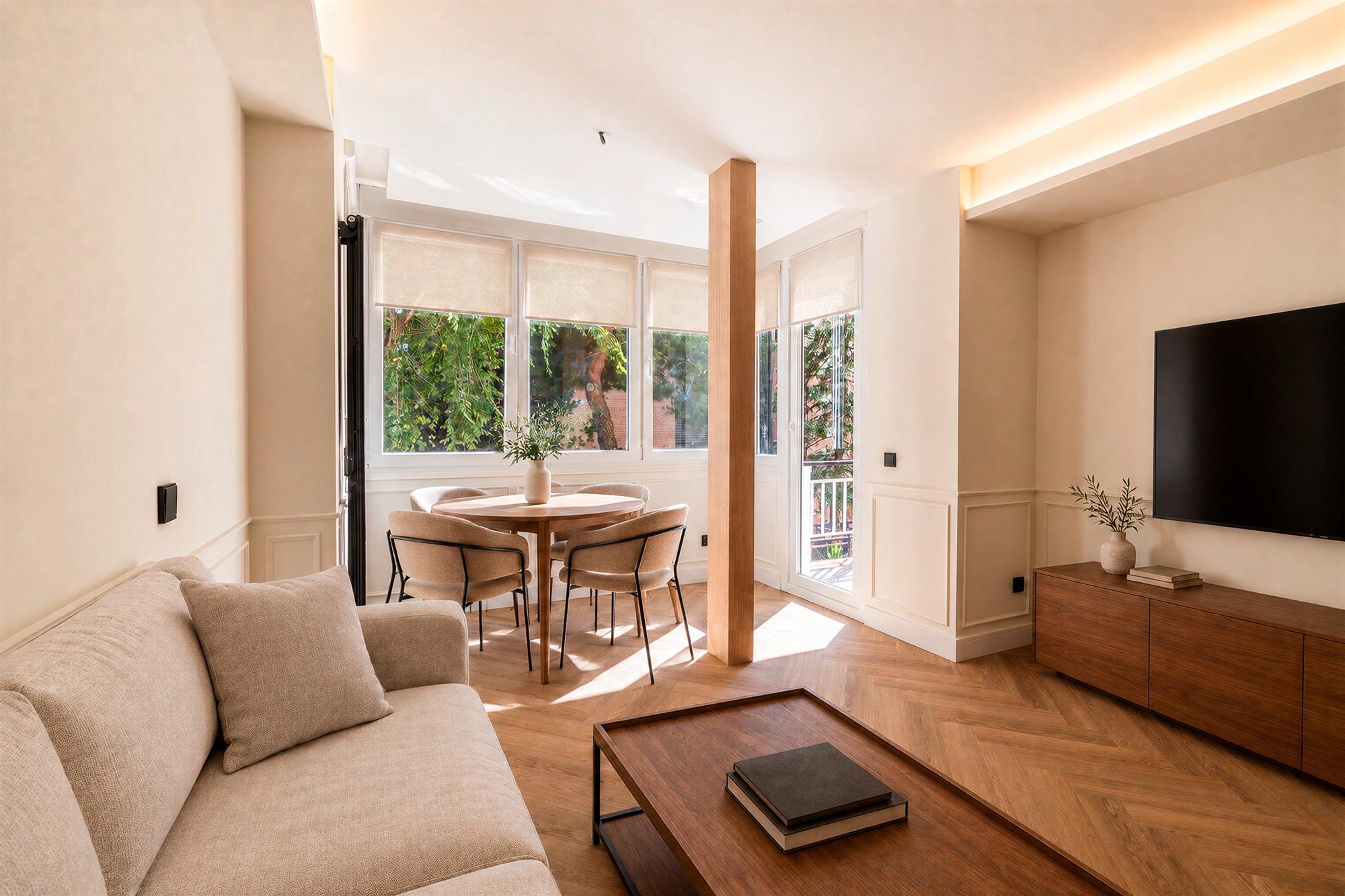 living - 205m² apartment with 6m² terrace for sale in Jerónimos - gallery thumbnail - 2