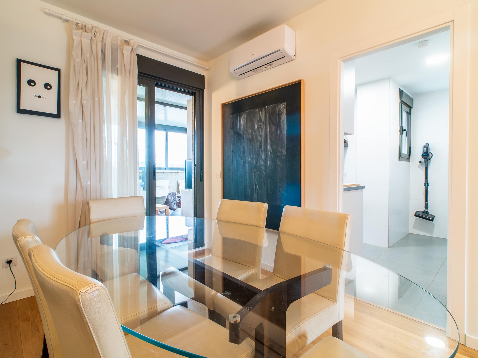 living - Piso de 238m² en venta en Las Rozas, Madrid - gallery thumbnail - 3