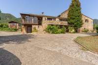 living - Casa rural de 979m² con 4,000m² de jardín en venta en La Selva - gallery thumbnail - 9