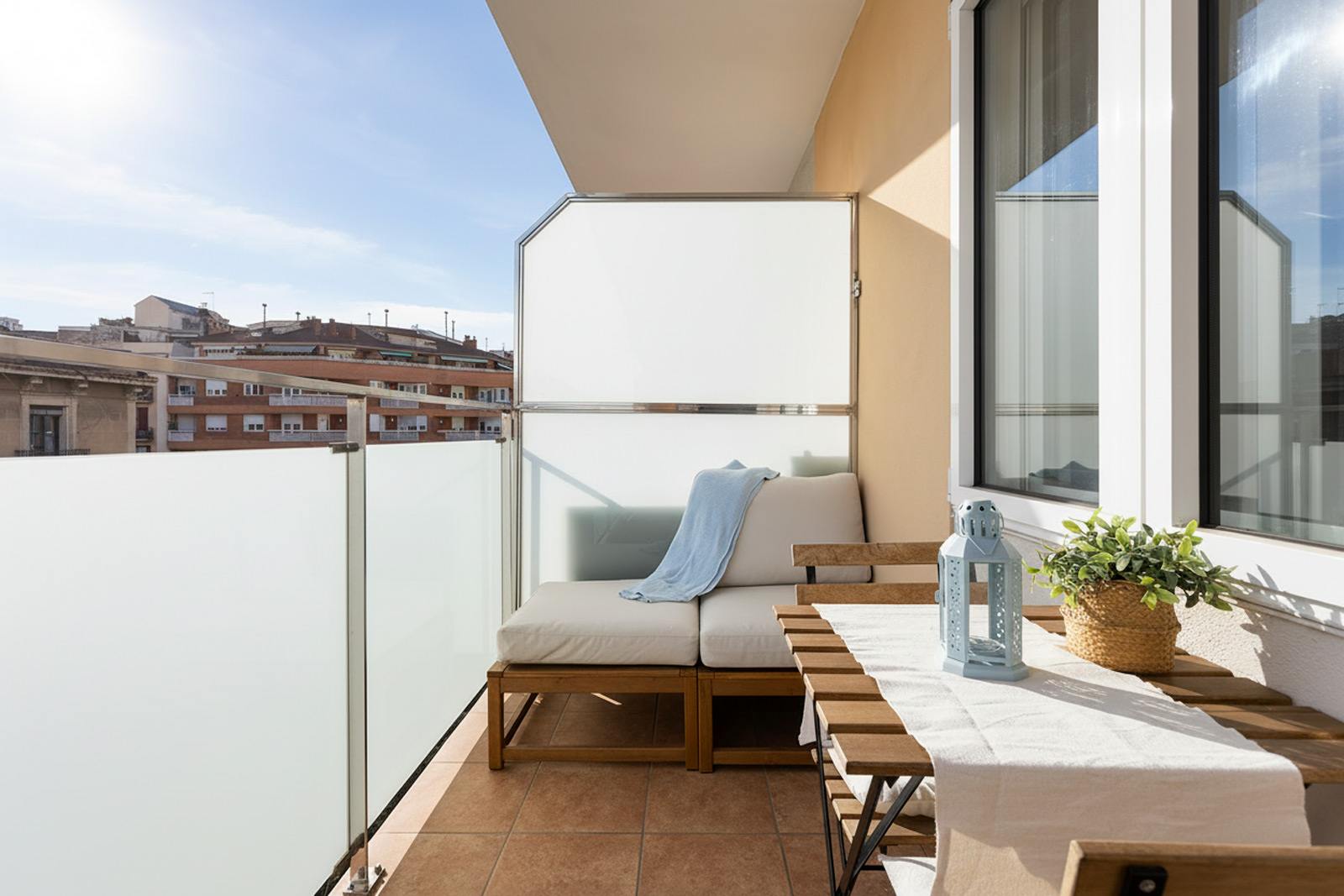 living - 83m² apartment for sale in Sant Antoni, Barcelona - gallery thumbnail - 2