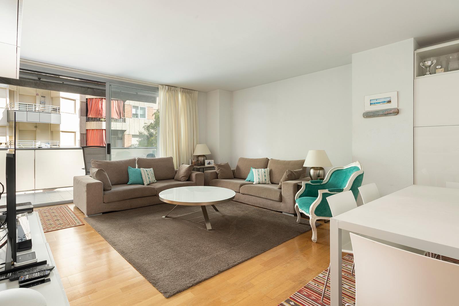 living - 110m² apartment with 15m² terrace for sale in Eixample Left - gallery thumbnail - 4