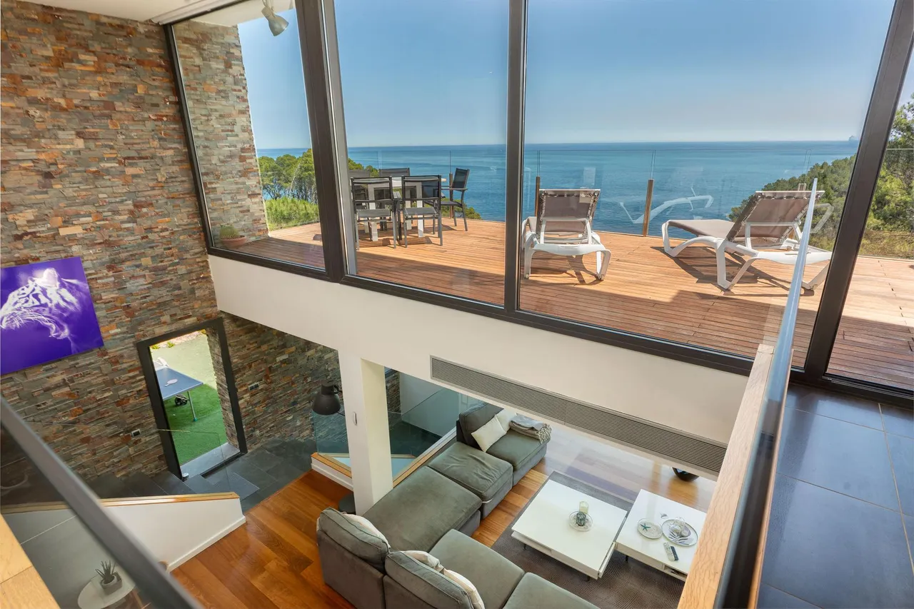 living - 480m² house / villa for sale in Sa Riera, Costa Brava - gallery - 10