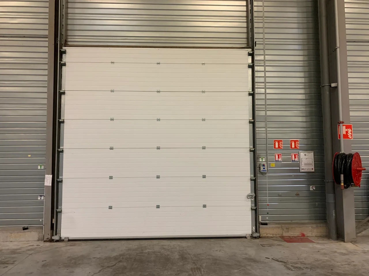 logistics - Entrepôt / Bureaux À Louer - gallery - 4