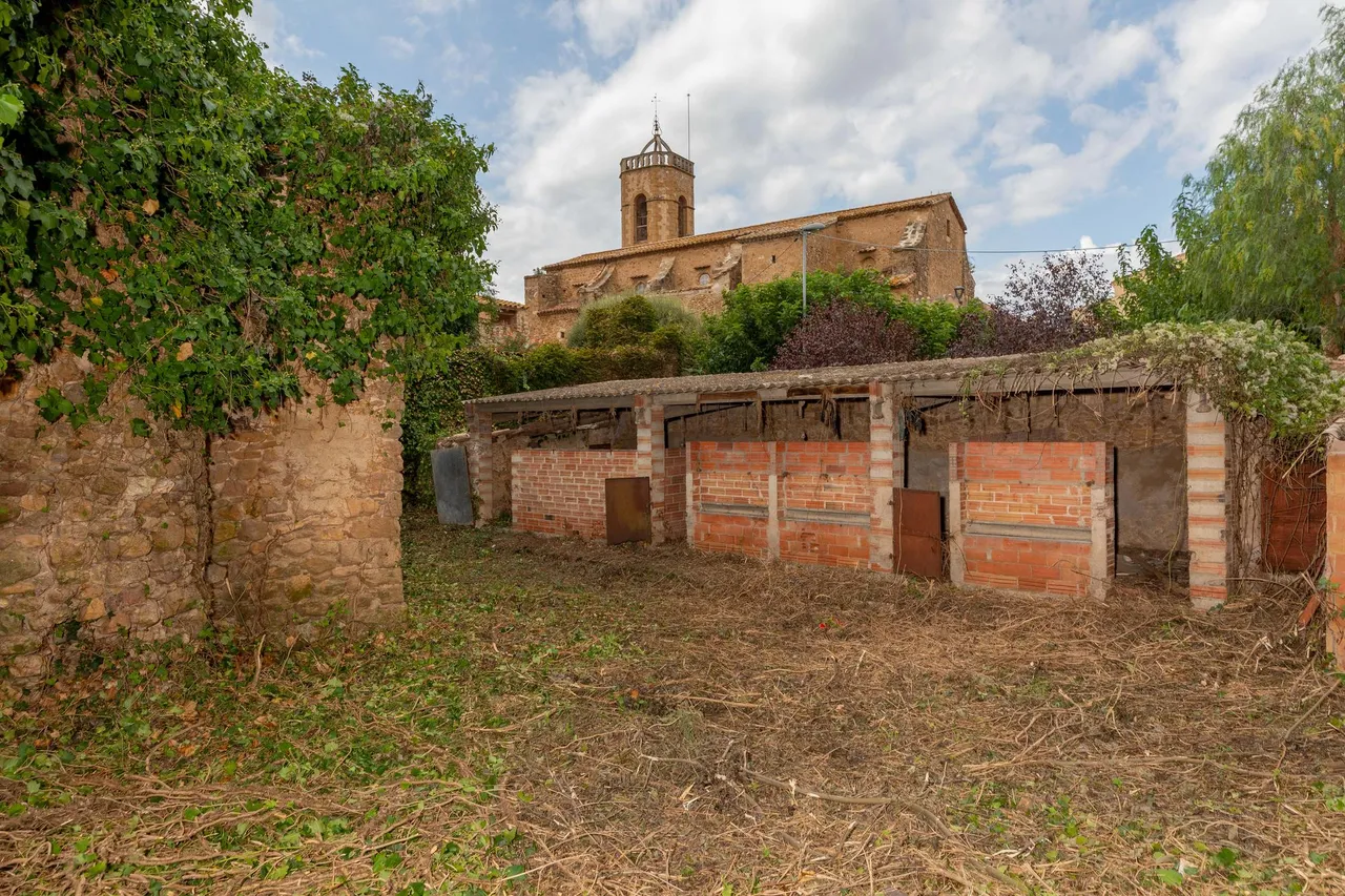 living - Casa rural de 613m² en venta en Alt Empordà, Girona - gallery - 5