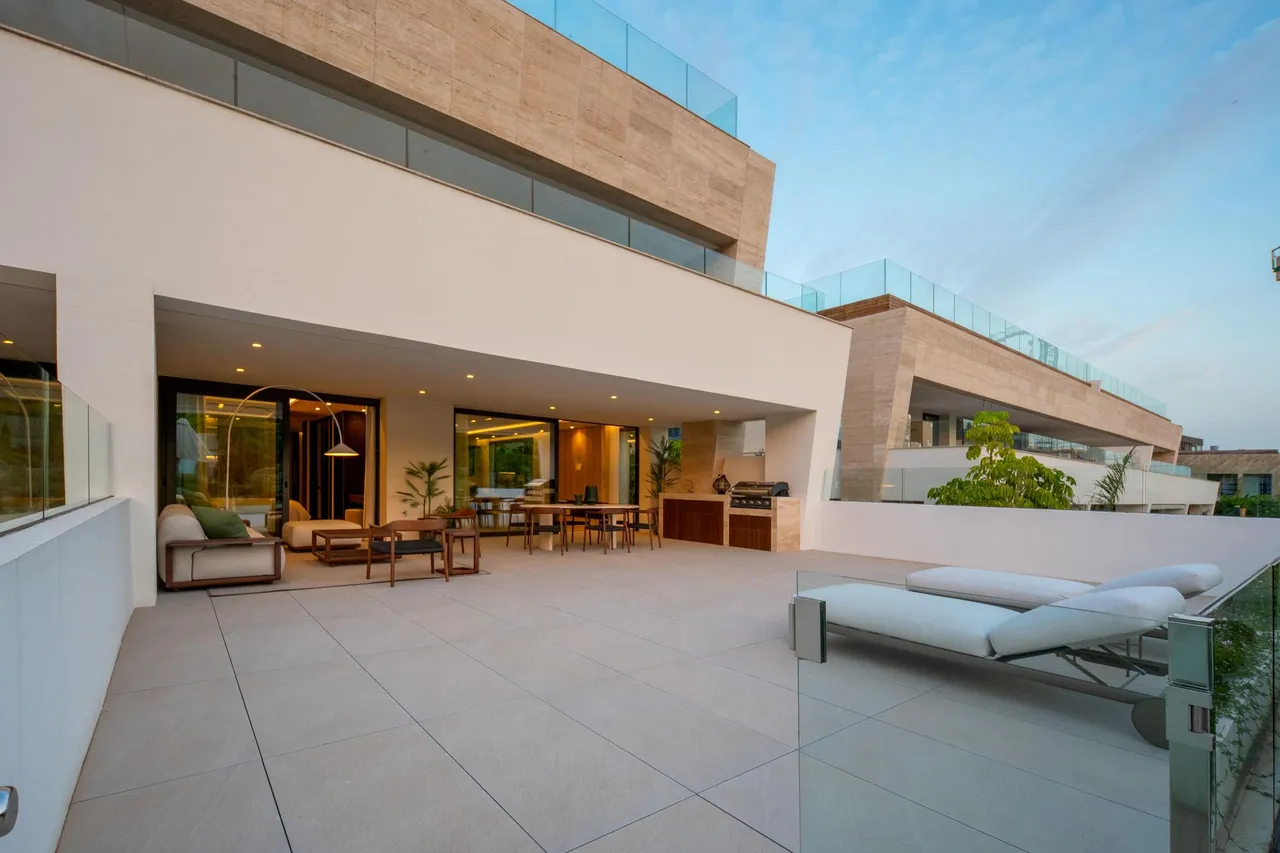 living - 252m² penthouse with 102m² terrace for sale in Golden Mile - gallery - 5