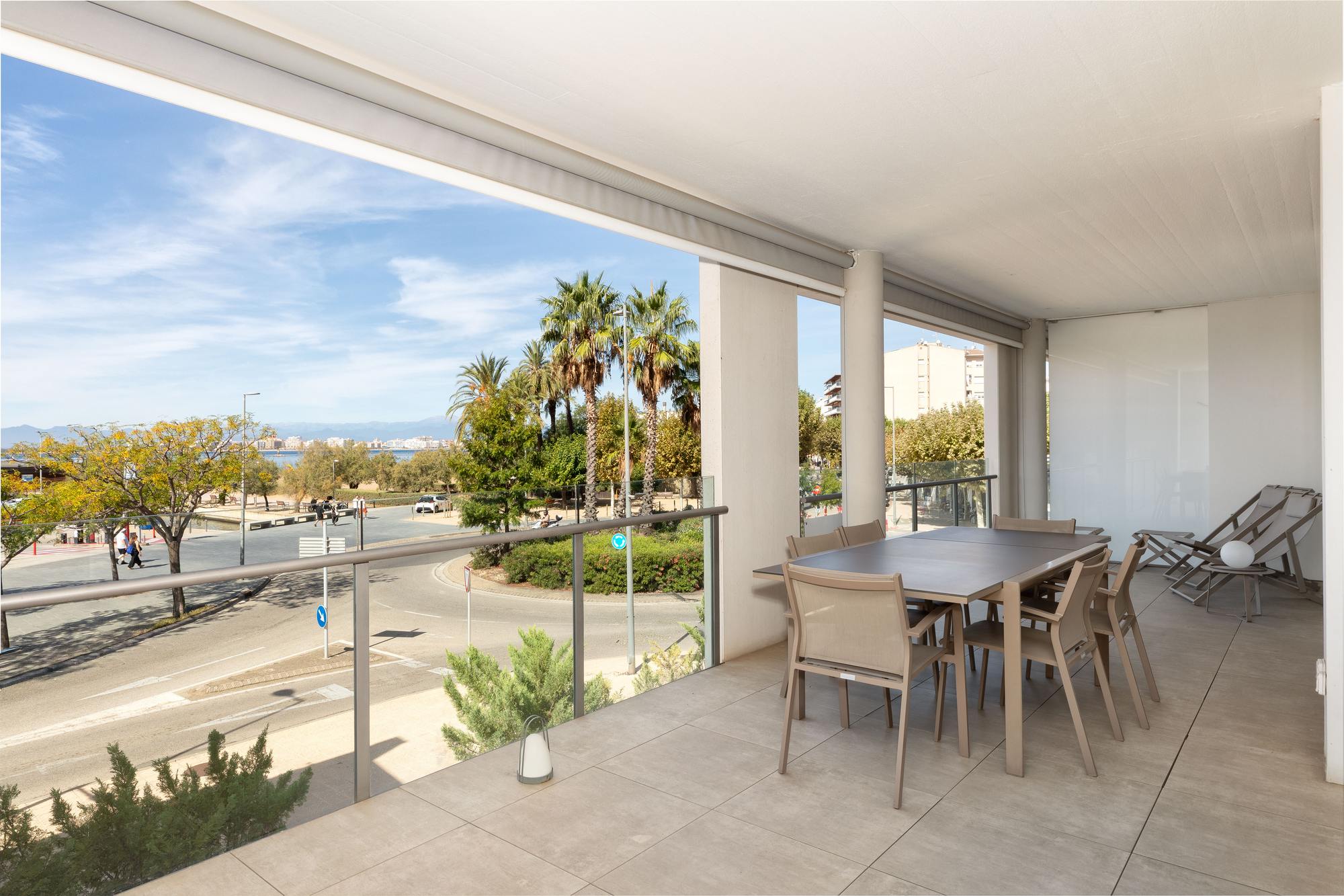 living - 186m² apartment for sale in Bay of Roses, Costa Brava - gallery thumbnail - 4