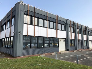logistics - Activités / Bureaux À Louer - featured
