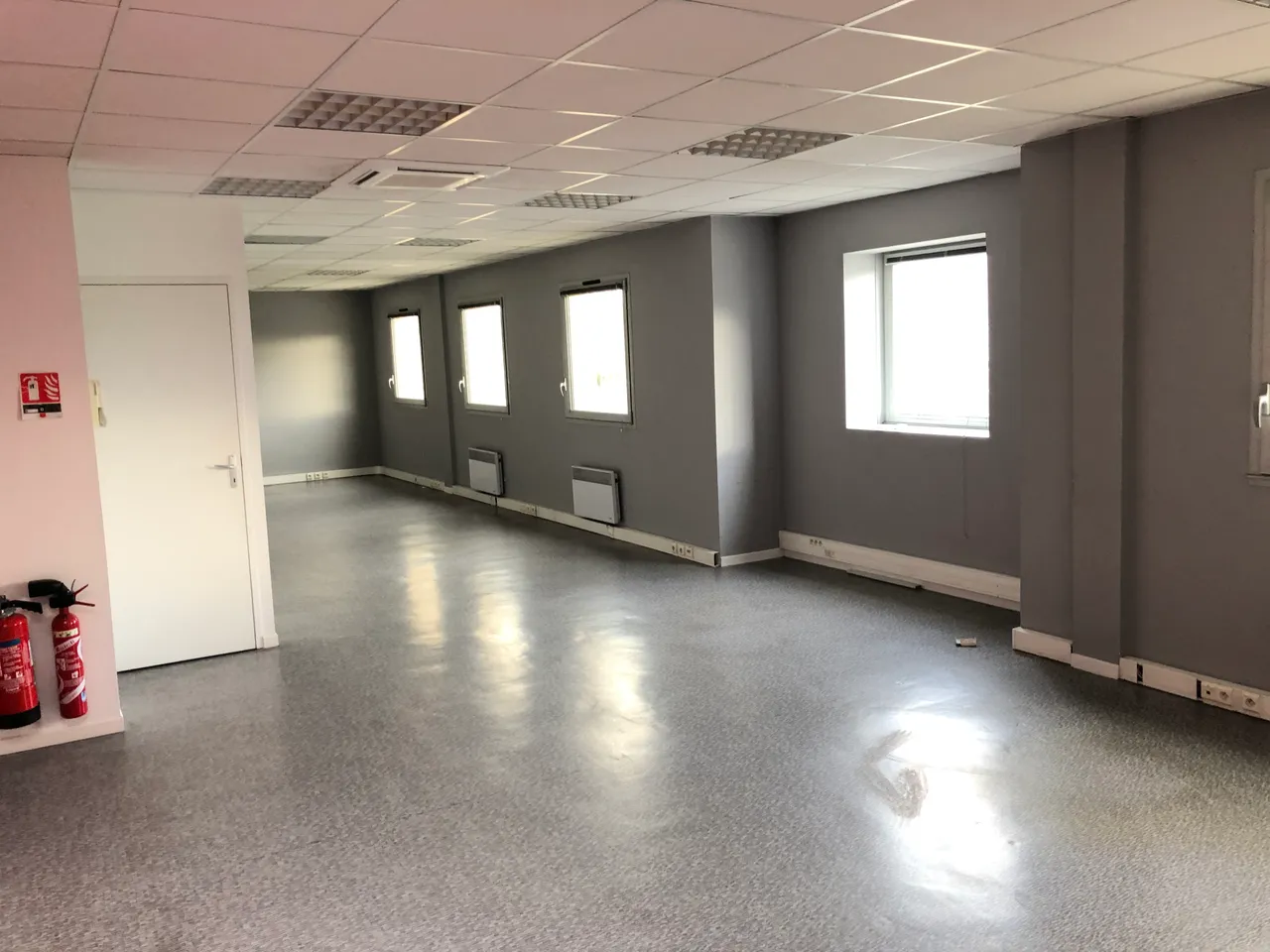 logistics - Light Industrial Premises / Offices For Rent - gallery - 3