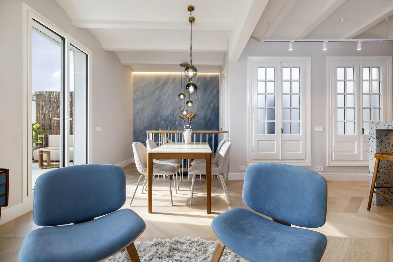 living - Ático de 133m² con 40m² terraza en venta en Eixample Derecho - gallery - 3