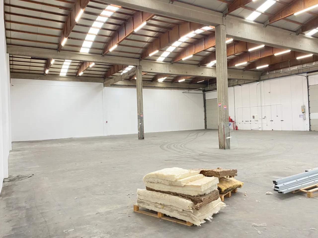 logistics - Warehouse / Offices For Rent - gallery - 10