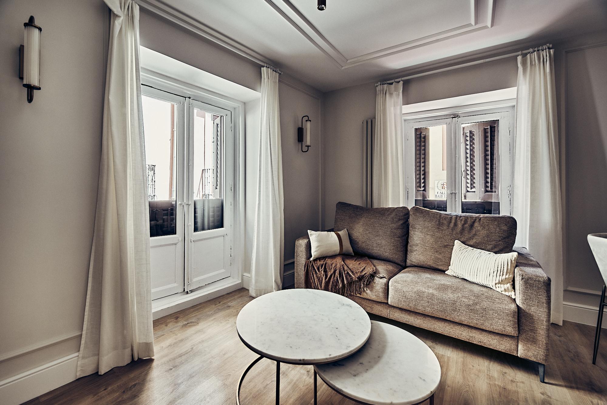 living - Piso de 68m² en venta en Sol, Madrid - gallery - 2