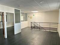 logistics - Activités / Bureaux À Louer - À Vendre - gallery thumbnail - 9