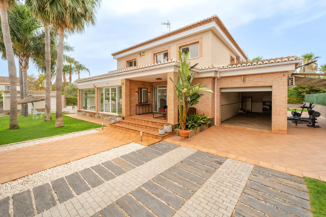 living - Casa / villa de 500m² en alquiler en Bétera, Valencia - gallery - 3