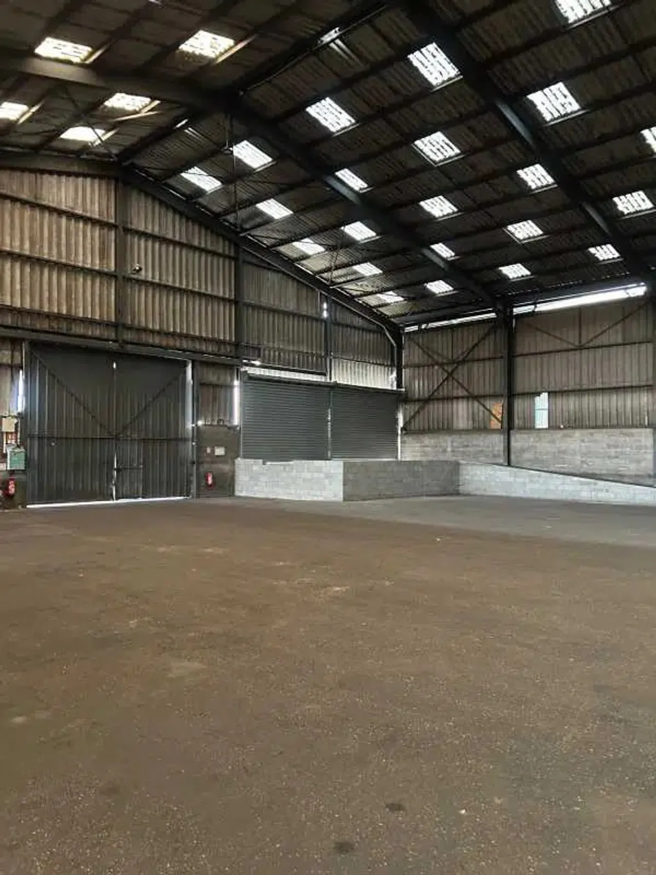 logistics - Light Industrial Premises / Offices For Rent - For Sale - gallery - 7