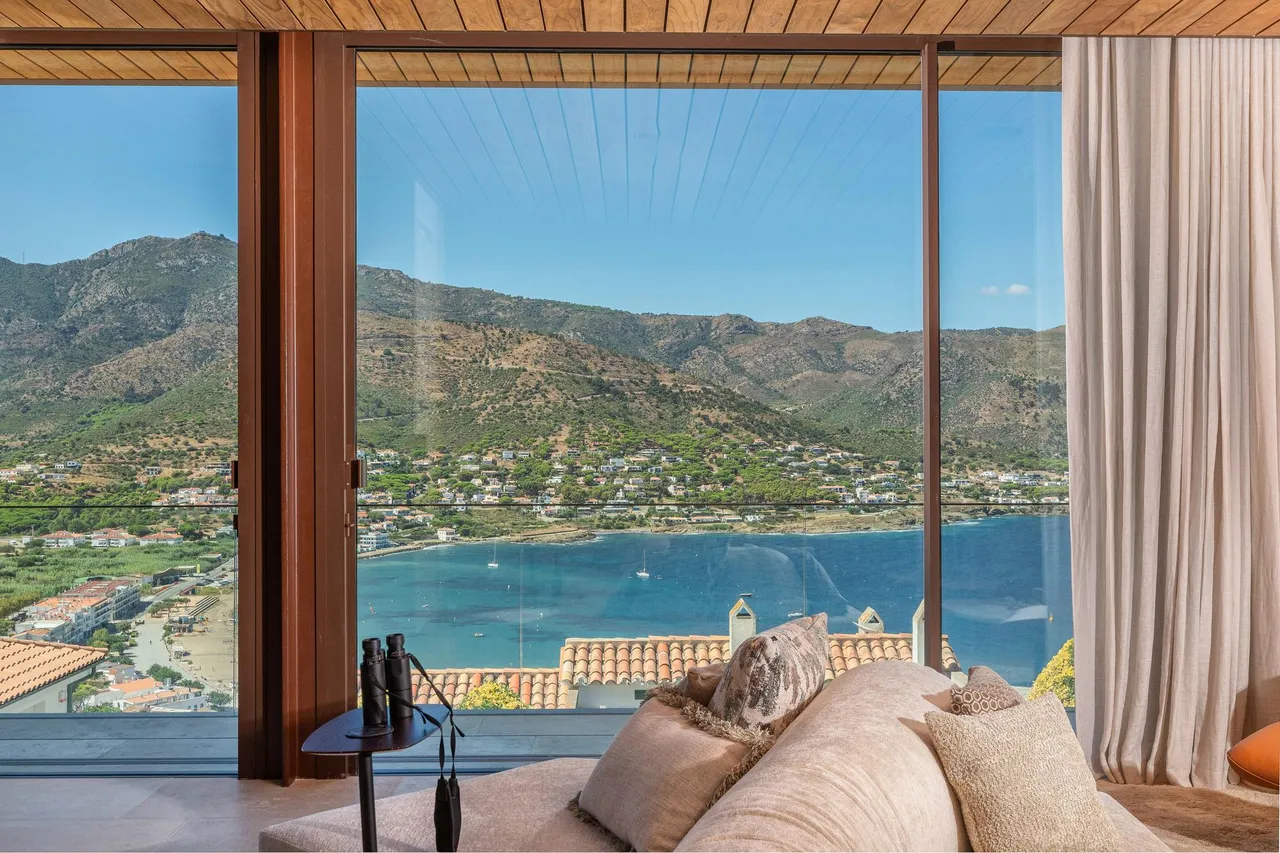 living - 420m² house / villa for sale in El Port de la Selva - gallery - 9