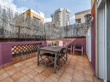 living - Piso de 63m² con 73m² terraza en venta en Les Corts - featured