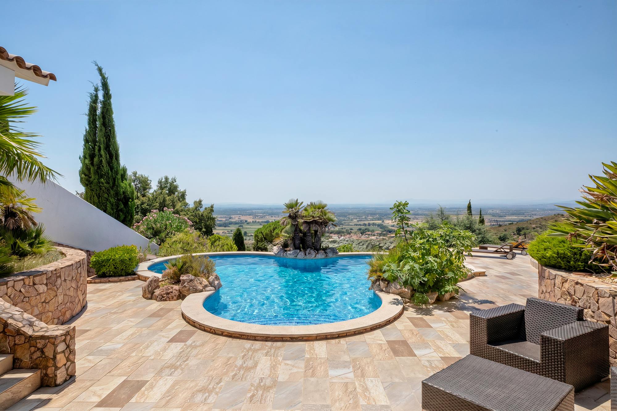 living - 150m² house / villa for sale in Bay of Roses, Costa Brava - gallery thumbnail - 1