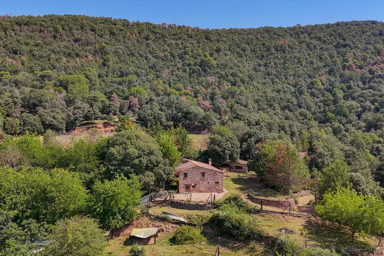 living - 1,014m² country house for sale in La Garrotxa, Girona - gallery - 8