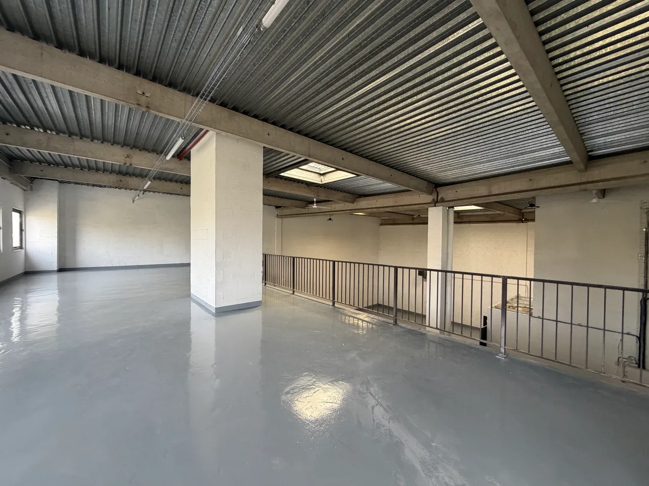 logistics - Light Industrial Premises / Offices For Rent - gallery - 5