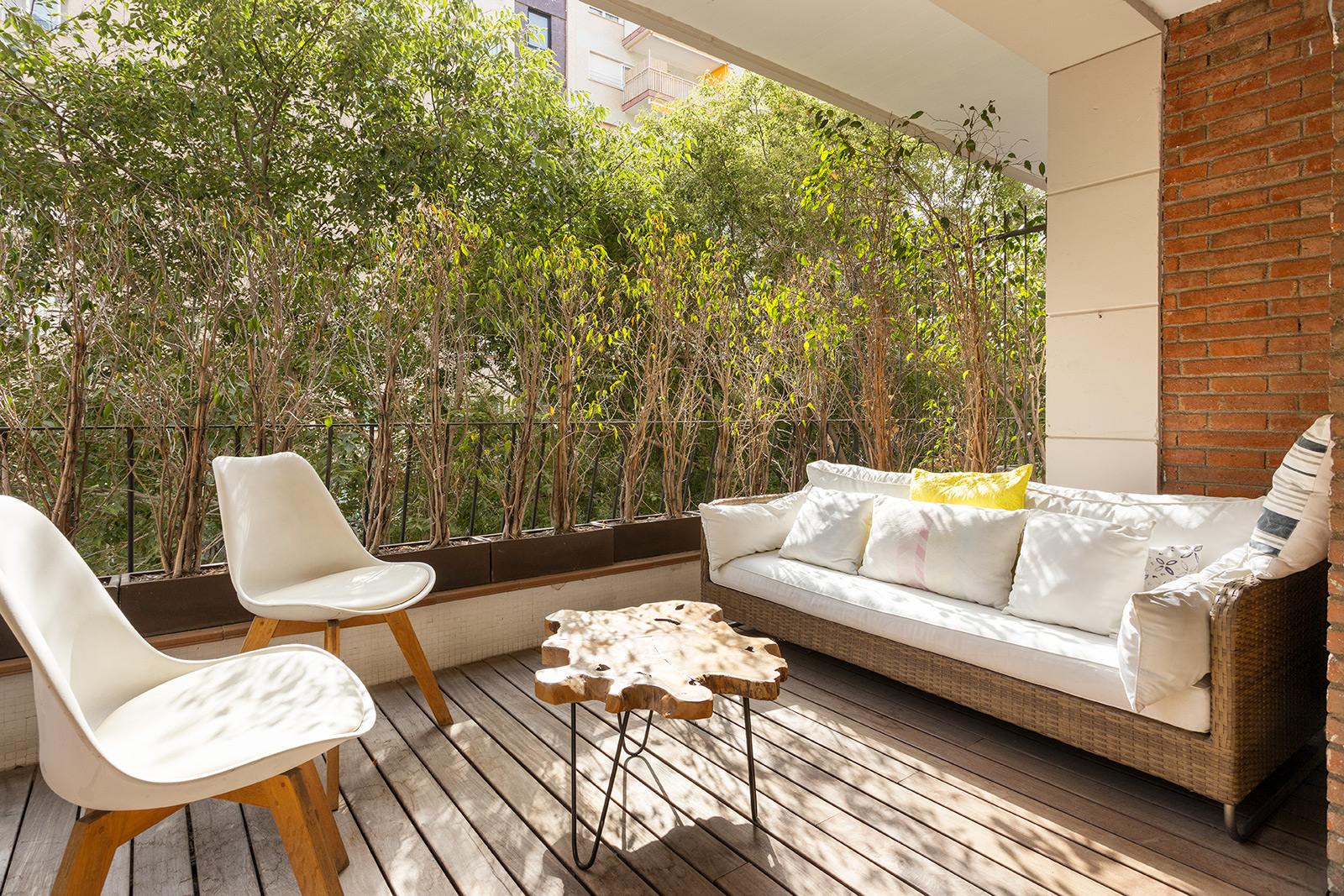 living - 150m² apartment with 10m² terrace for sale in Pedralbes - gallery thumbnail - 2