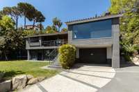 living - 338m² house / villa for sale in Premià de Dalt, Barcelona - gallery thumbnail - 2