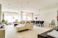 living - Piso de 137m² en venta en Les Corts, Barcelona - gallery thumbnail - 4