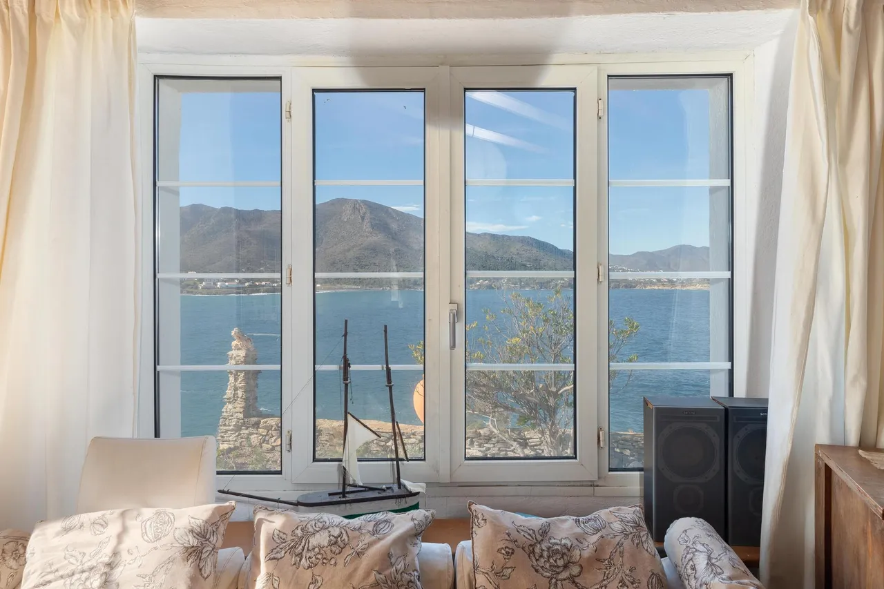 living - Casa / villa de 663m² en venta en El Port de la Selva - gallery - 7