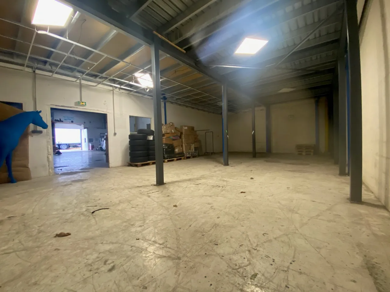 logistics - Light Industrial Premises / Offices For Rent - gallery - 2