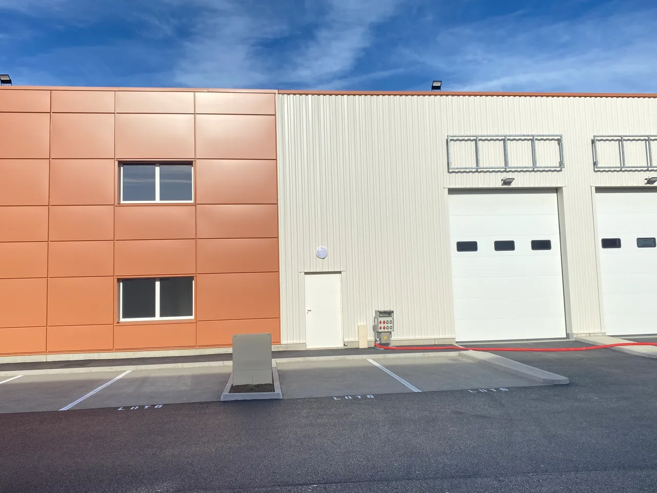 logistics - Light Industrial Premises / Offices For Rent - gallery - 3