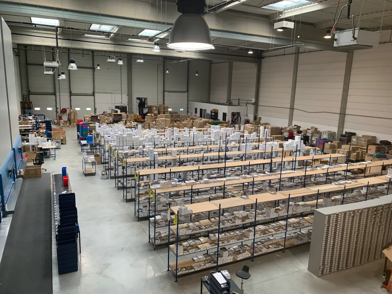 logistics - Warehouse / Offices For Rent - gallery - 2
