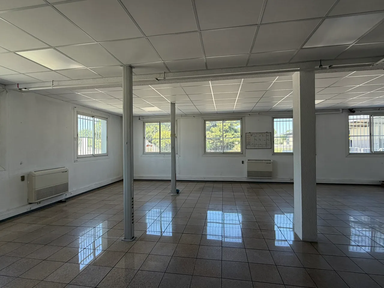 logistics - Entrepôt Logistique À Louer - gallery - 10