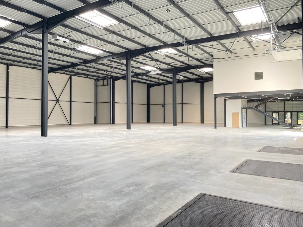 logistics - Activités / Bureaux À Louer - gallery - 8