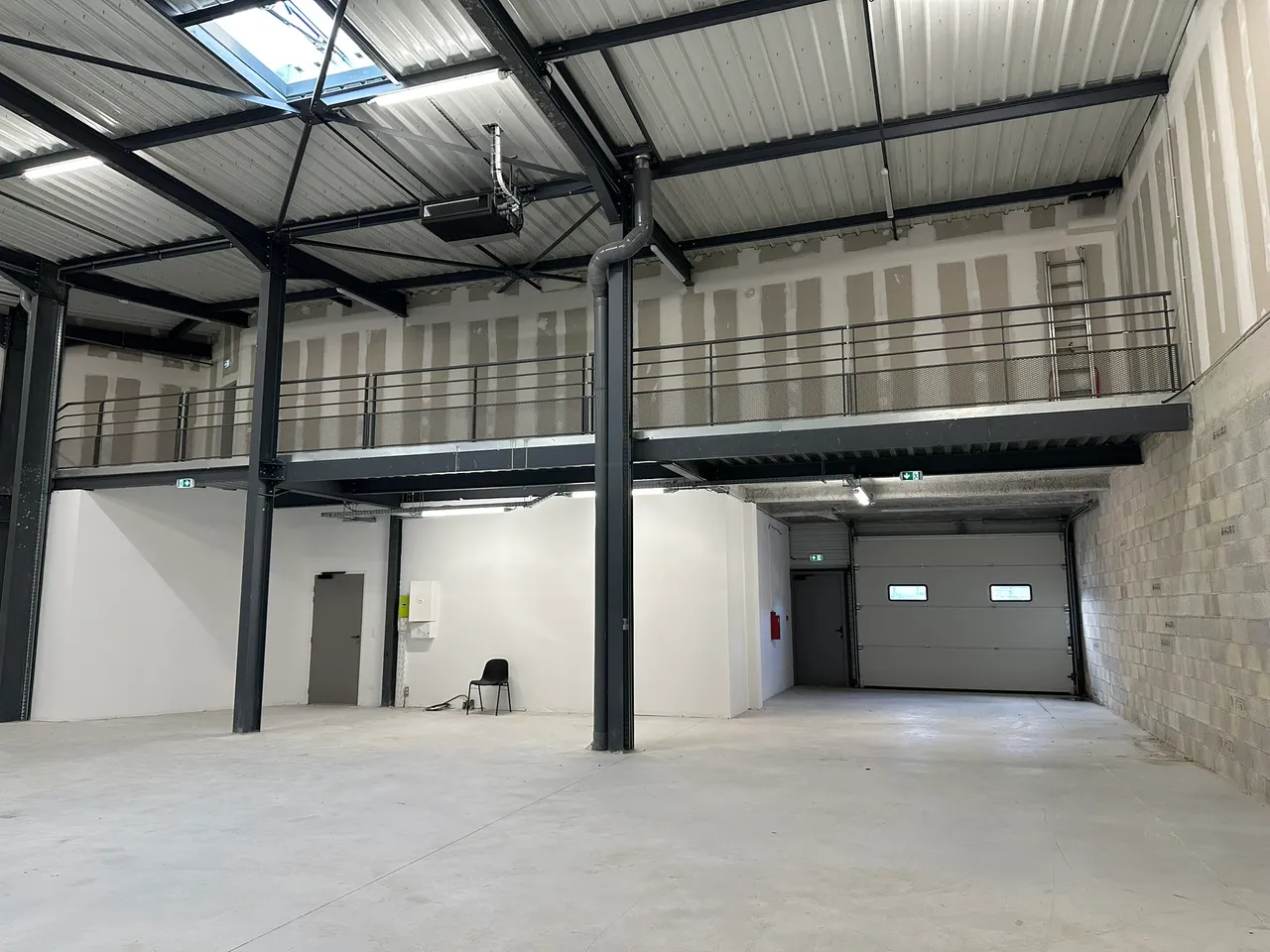 logistics - Activity Facility For Rent - For Sale - gallery - 2