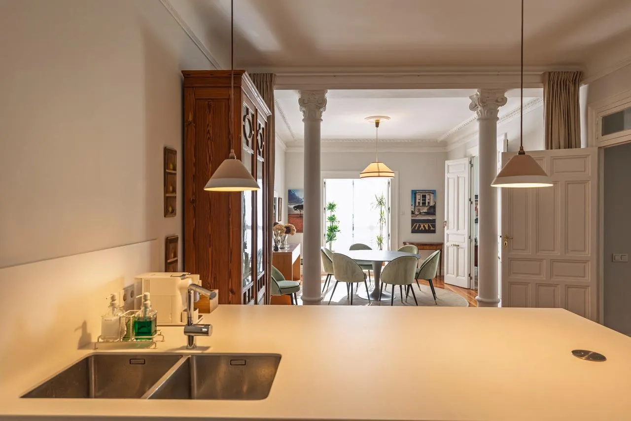 living - Piso de 320m² en alquiler en Chueca - Justicia, Madrid - gallery - 9