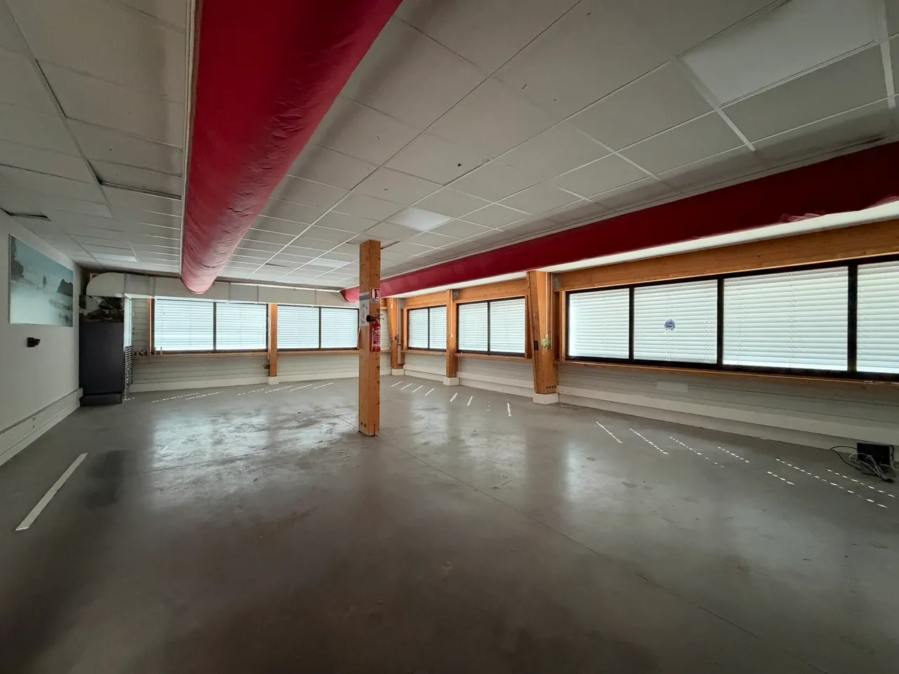 logistics - Warehouse / Offices For Sale - gallery - 9