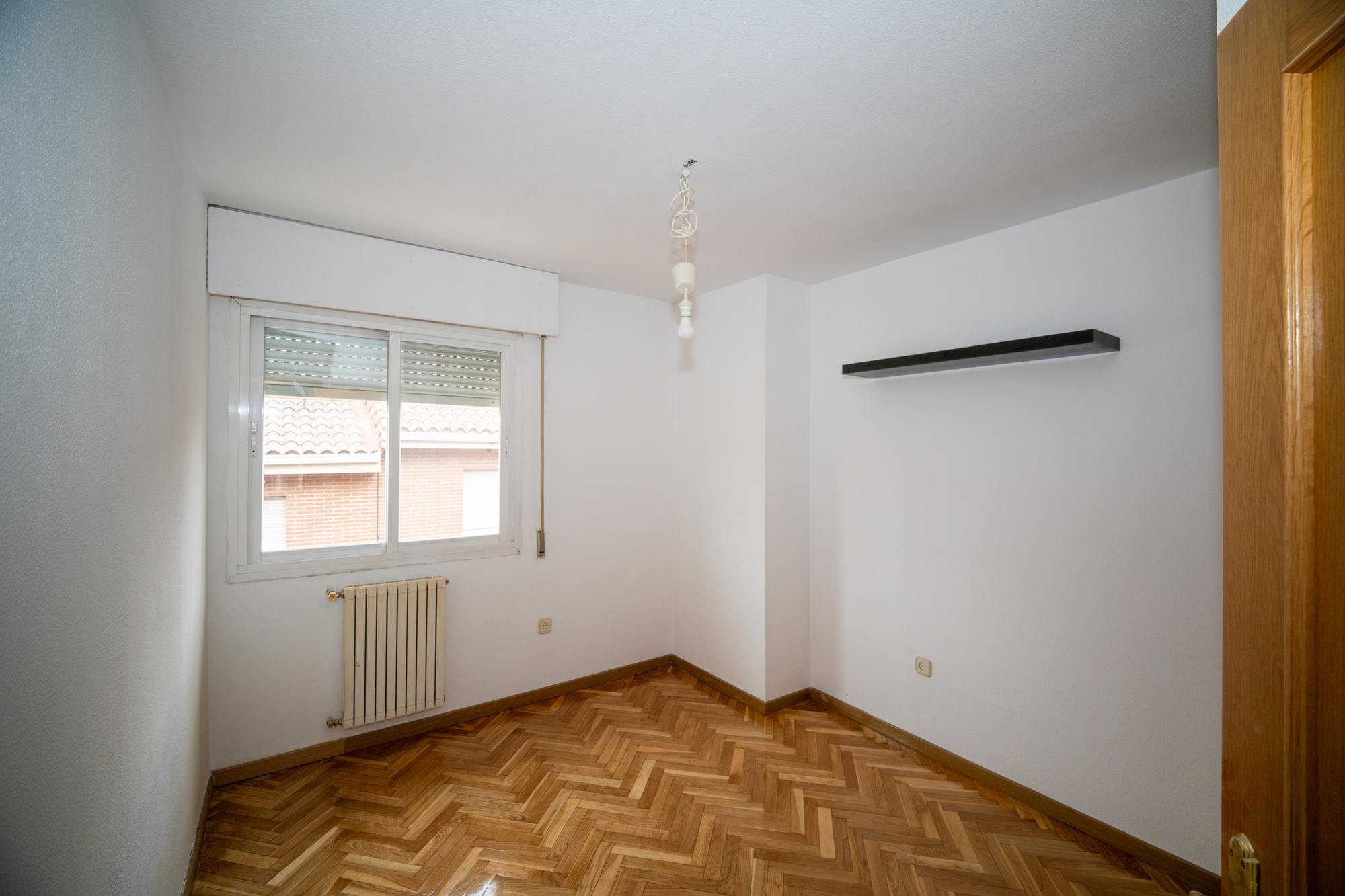 living - 97m² apartment for rent in San Sebastián de los Reyes - gallery thumbnail - 6