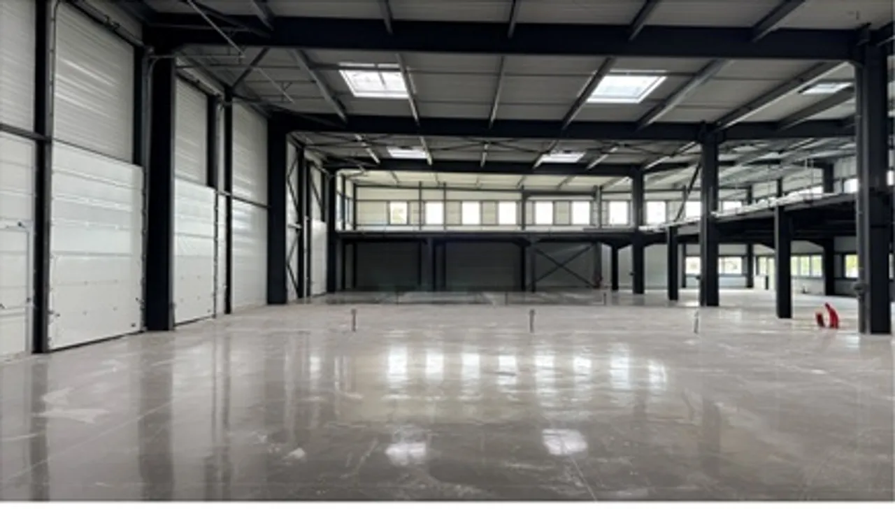 logistics - Activités / Bureaux À Louer - À Vendre - gallery - 3