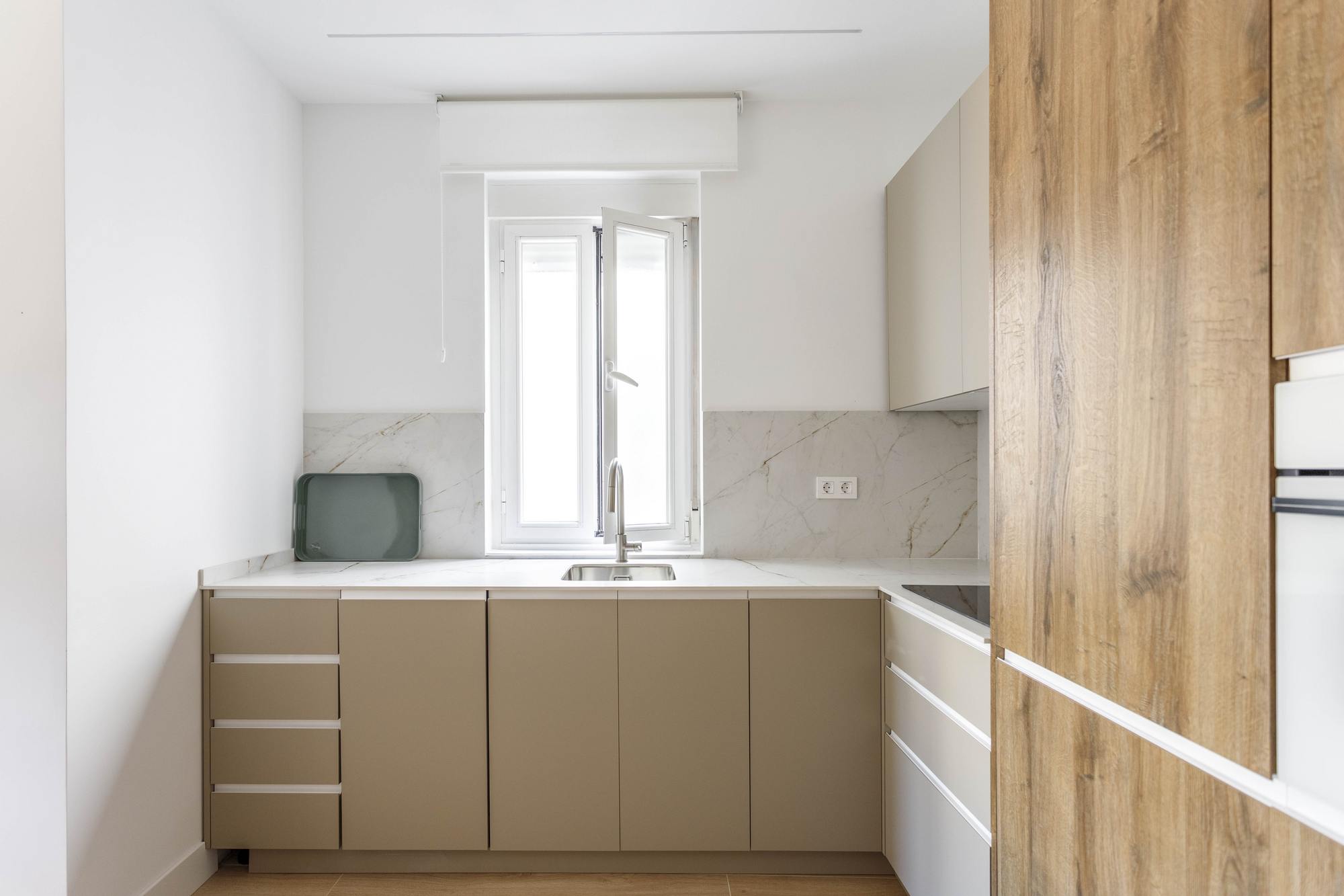 living - Piso de 70m² en alquiler en Arapiles, Madrid - gallery thumbnail - 9
