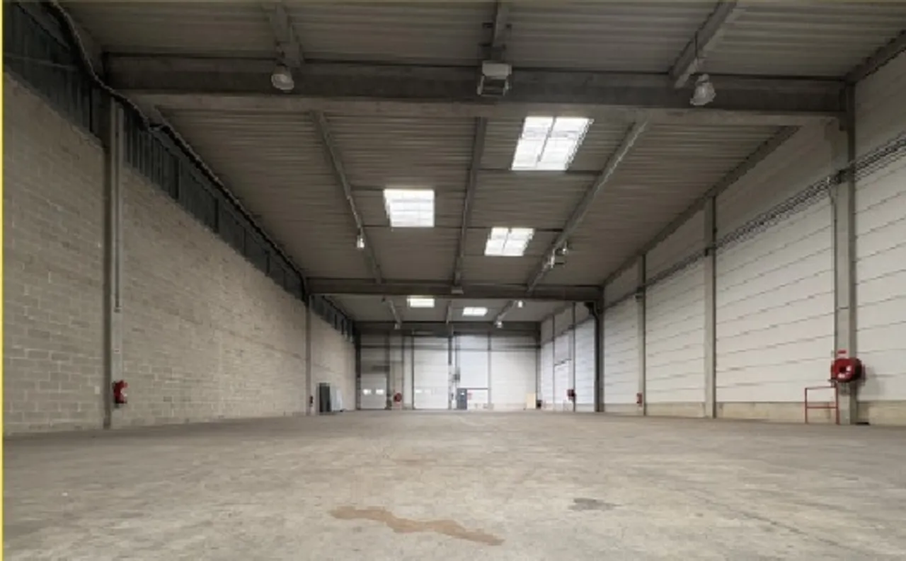 logistics - Local d’activités À Louer - gallery - 8
