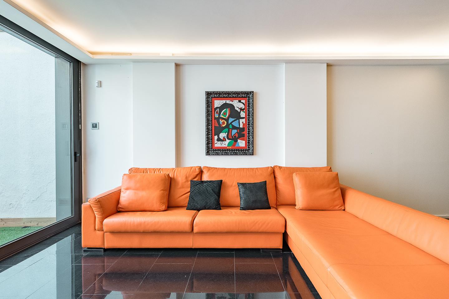 living - 326m² house / villa with 35m² terrace for sale in Les Corts - gallery thumbnail - 6