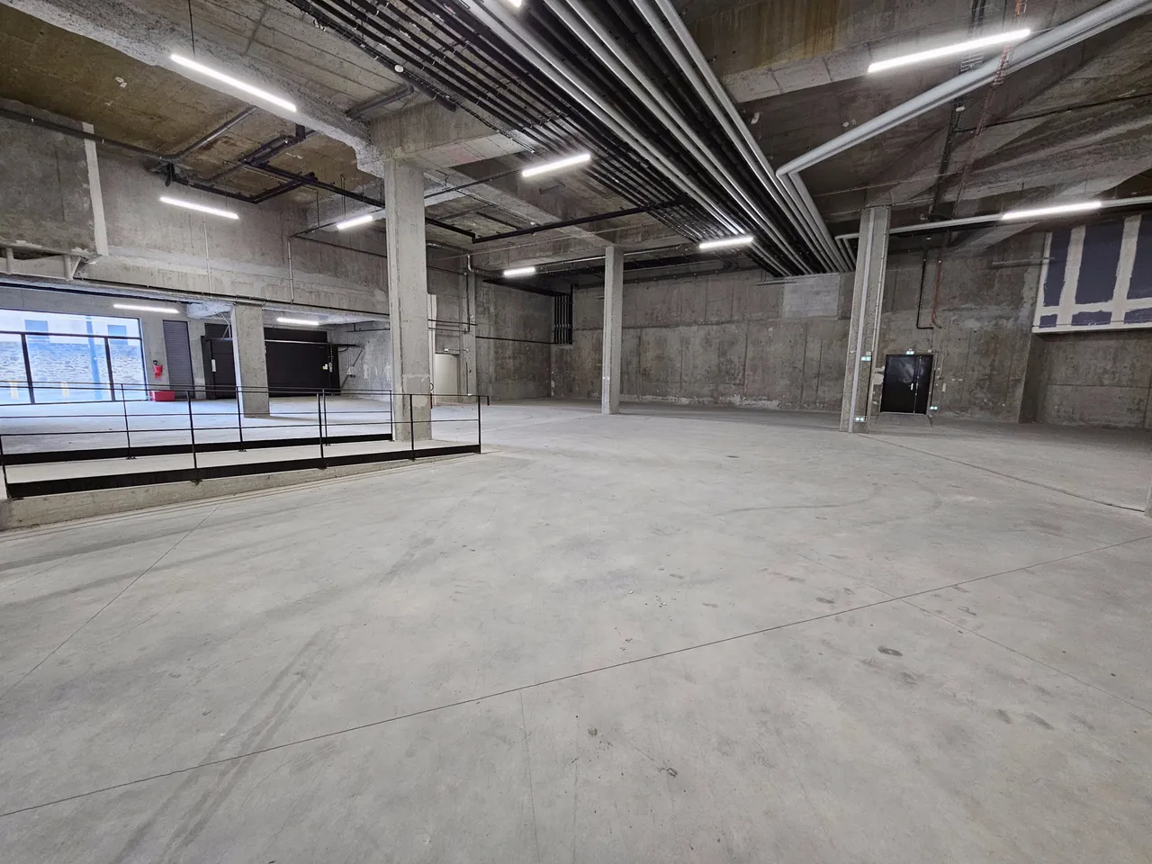 logistics - Entrepôt / Bureaux À Louer - gallery - 4