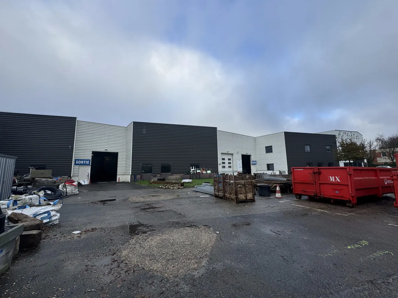 logistics - Light Industrial Premises / Offices For Rent - gallery - 2