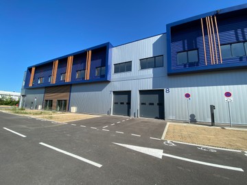 logistics - Light Industrial Premises / Offices For Rent - featured