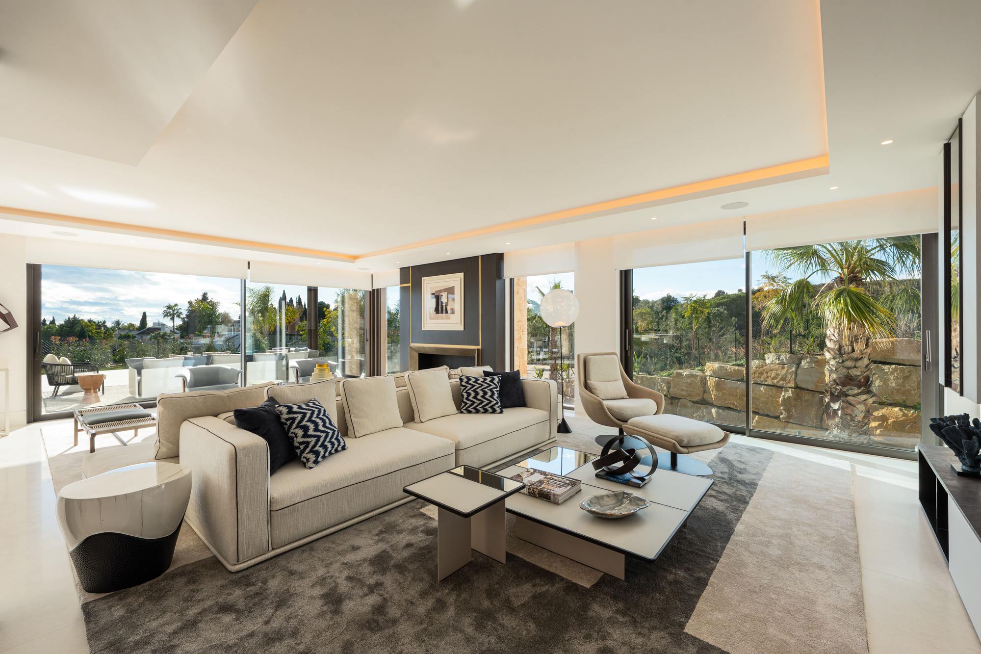 living - Casa / villa de 802m² con 421m² terraza en venta en Milla de Oro - gallery thumbnail - 4