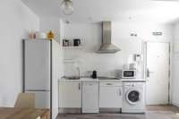 living - Piso de 95m² en alquiler en Sol, Madrid - gallery thumbnail - 4