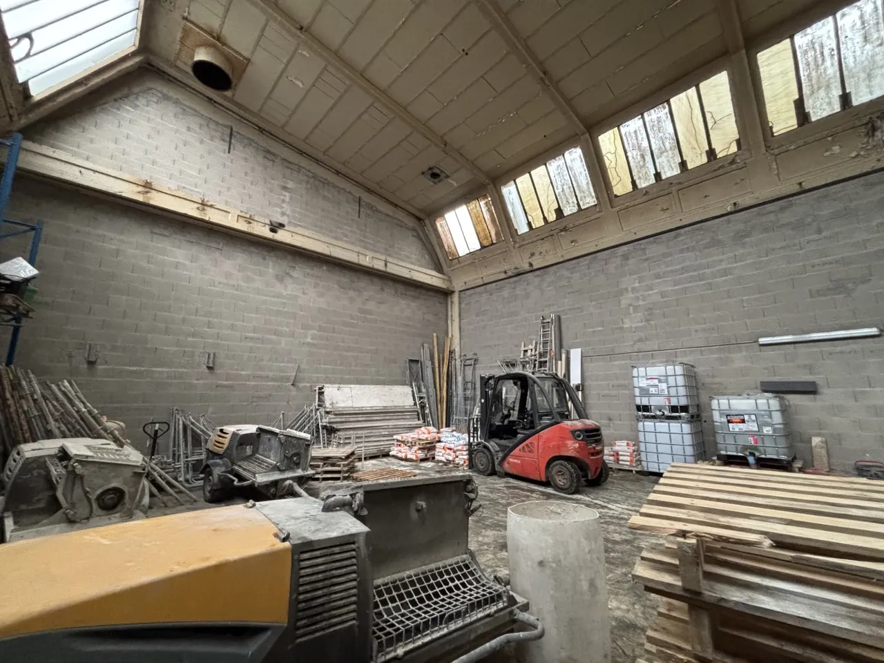 logistics - Warehouse For Sale - gallery - 9