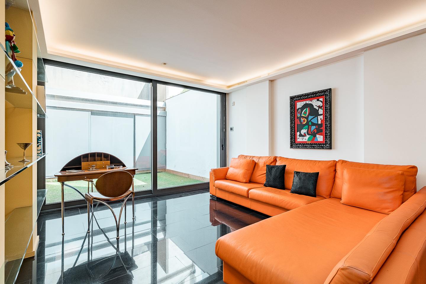 living - 326m² house / villa with 35m² terrace for sale in Les Corts - gallery thumbnail - 4
