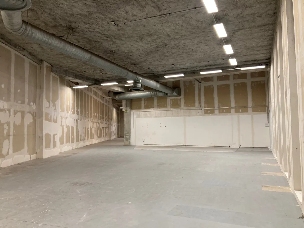 logistics - Local d’activités À Louer - gallery - 6